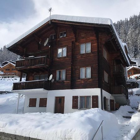 Ferienwohnung Im Chalet Boubou Wiler Ngoại thất bức ảnh